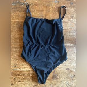 Anemos square neck one piece - Black